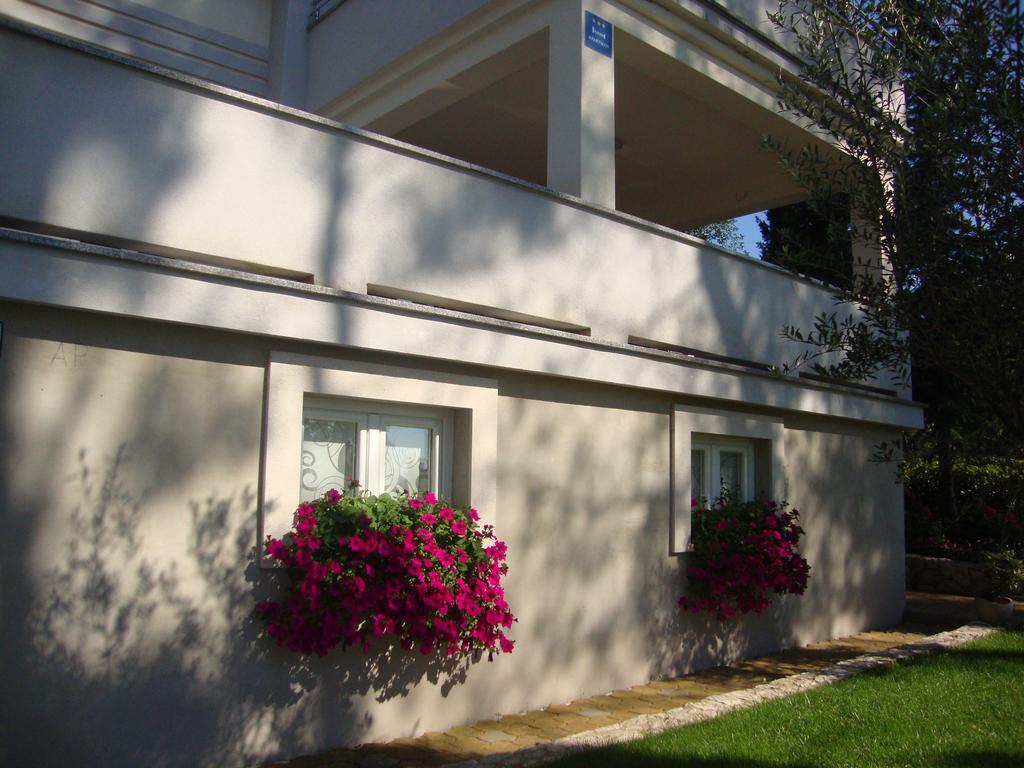 Apartments Atrium Malinska Exterior photo