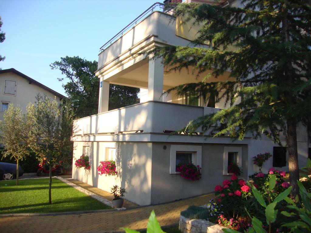 Apartments Atrium Malinska Exterior photo